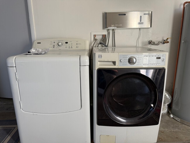 Foto del edificio - 2688 Daytona Ave