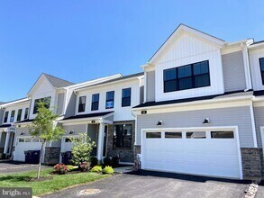 Building Photo - 408 HARTNUP St