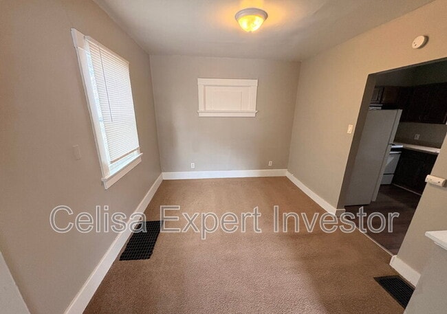 Foto del edificio - 3609 S Harrison St