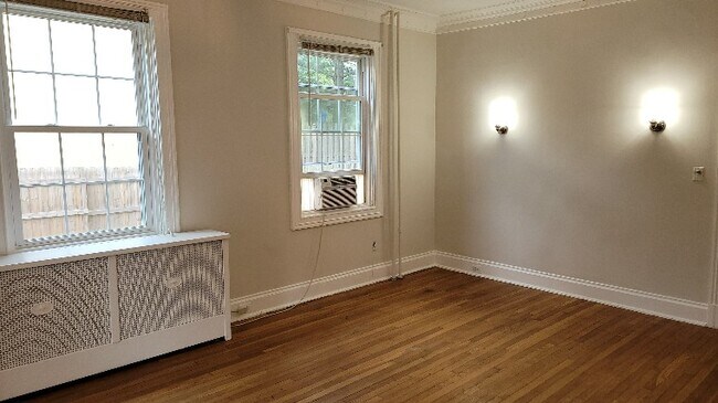 Living Room Pic 2 - 4109 Roland Ave