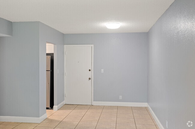 2BR, 1BA - 830SF - Dining Room - Sabal Pointe Apartments