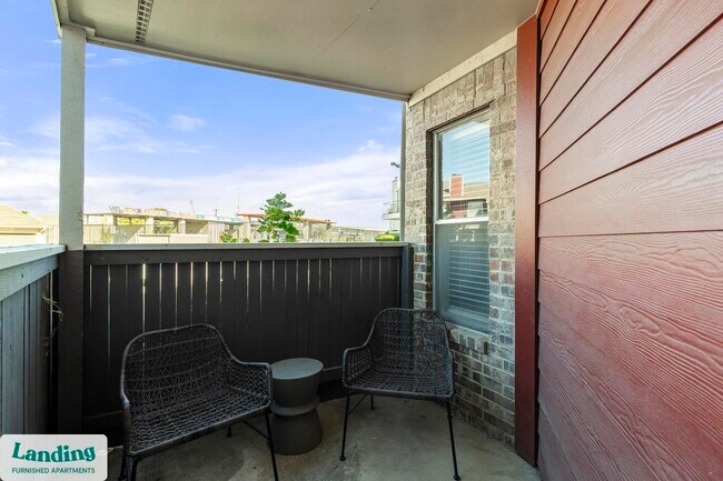 Foto del edificio - 1919 W Tarrant Rd