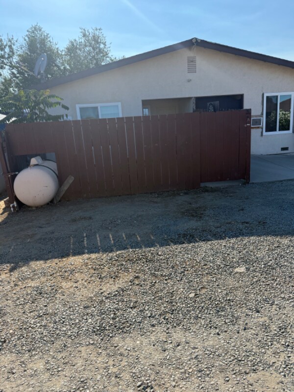 Foto principal - 6563 Brentwood Blvd