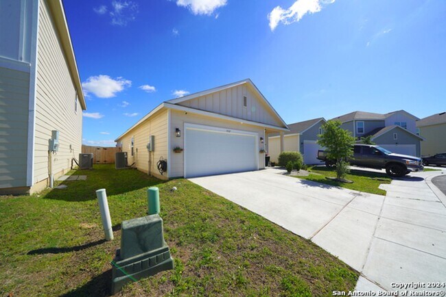 Building Photo - Charming Home Now Available in the Liberte...