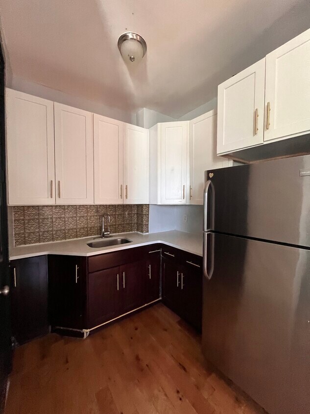 Foto principal - 221 Duncan Ave