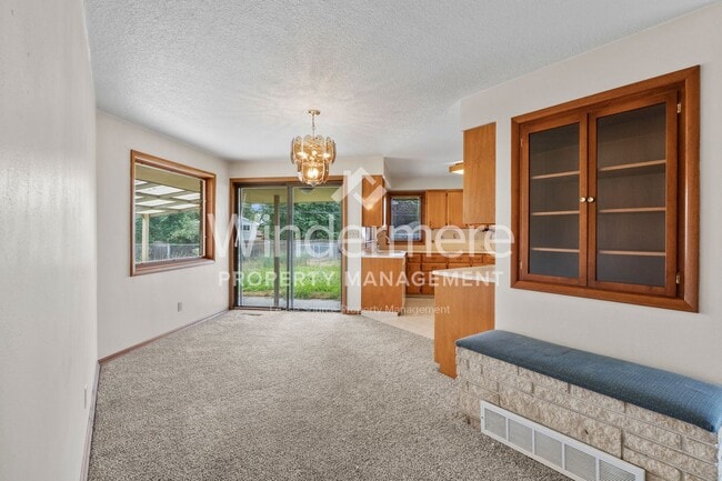 Foto del edificio - 2115 W Kiernan Ave