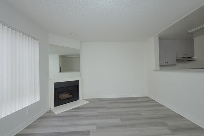 Building Photo - 1632 N Formosa Ave