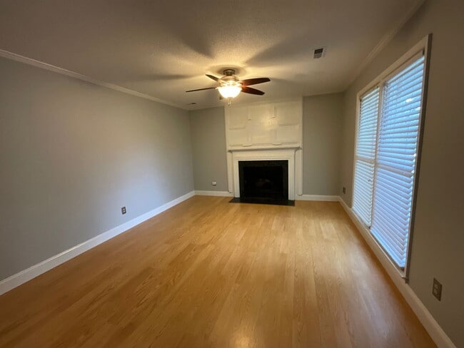 Building Photo - Poplar Grove! Northwest Schools - Updated ...