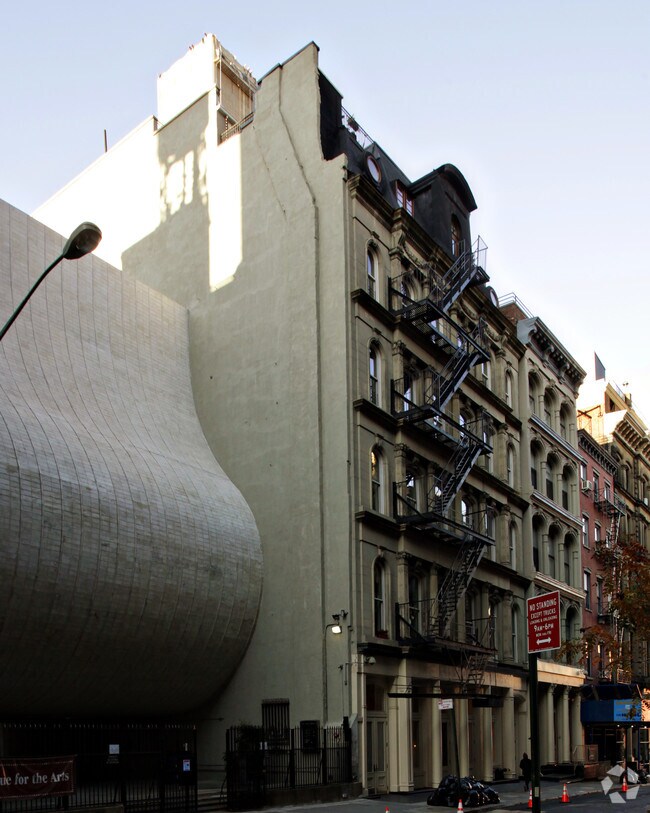 Building Photo - 43-45 White St