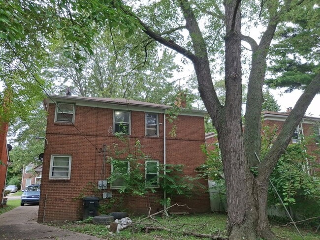 Building Photo - 19336 Hoover St