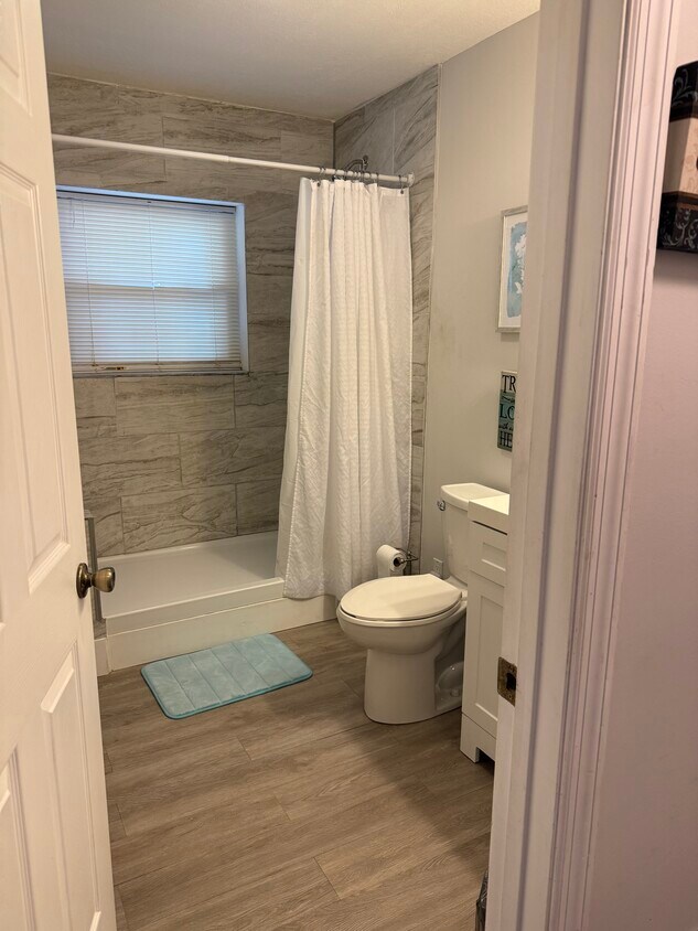 Foto principal - 7604 Berkshire Blvd