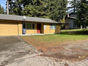 Building Photo - 3217 SE Goldmaur Ct