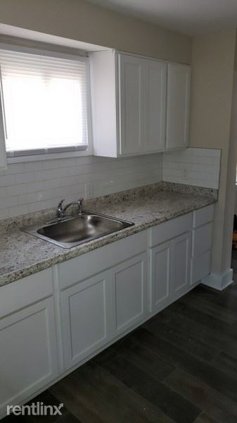 Primary Photo - 2 br, 1 bath House - 31421 Lakeshore