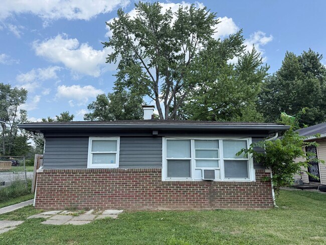 Building Photo - 3117 Hovey St