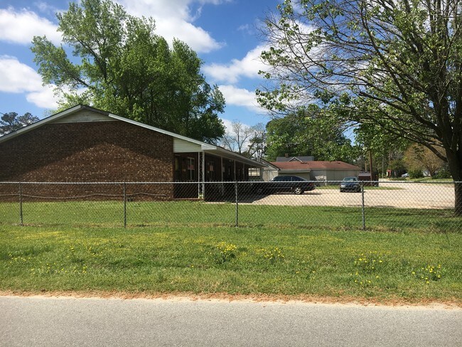 Building Photo - 510 N Ellis Ave