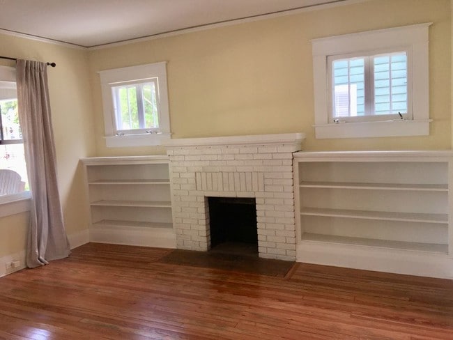 Building Photo - Beautiful Bungalow near Bayshore