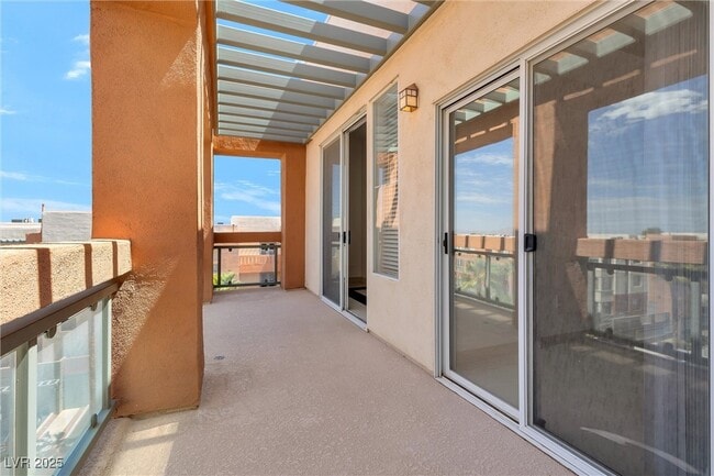 Foto del edificio - 63 E Agate Ave