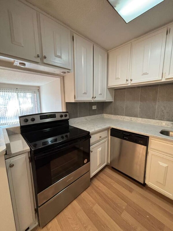 Foto del edificio - 16 E Old Willow Rd