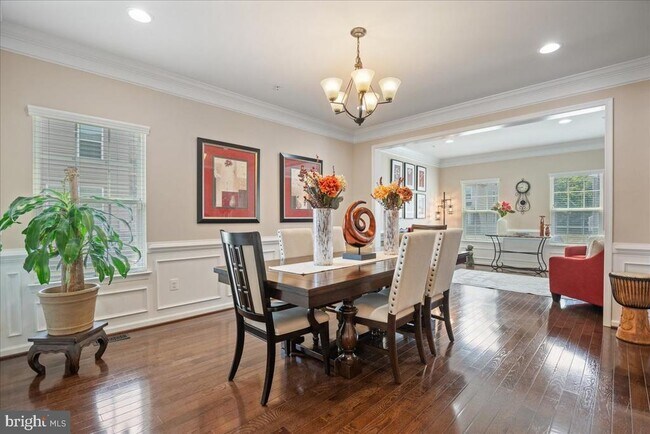 Building Photo - 9147 Maytide St