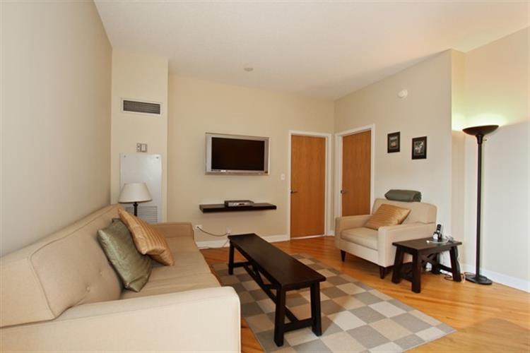 Primary Photo - 41 E 8th St