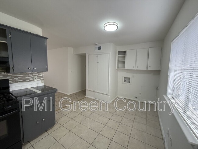 Building Photo - 1418 S 73rd E Ave