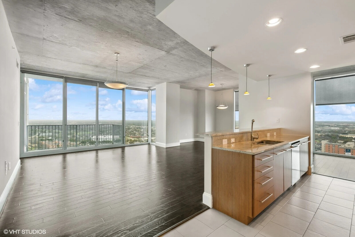 Foto principal - Gorgeous Unit + 4 Week Free - Downtown!