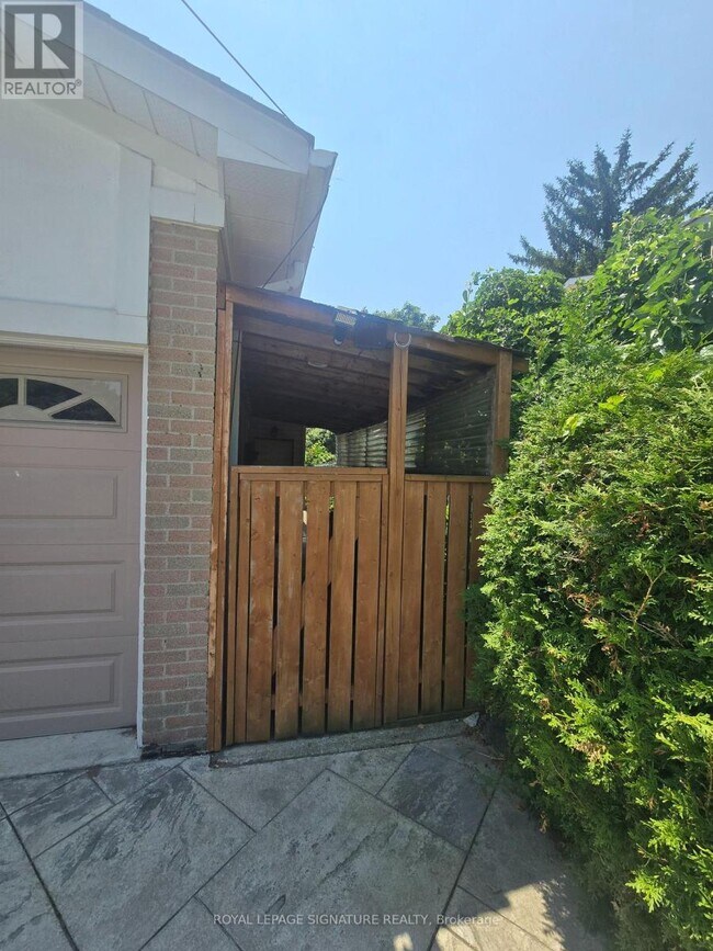 Photo du bâtiment - 285 Fiona Terrace