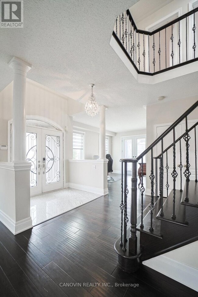 Photo du bâtiment - 2353 Woodcrest Dr