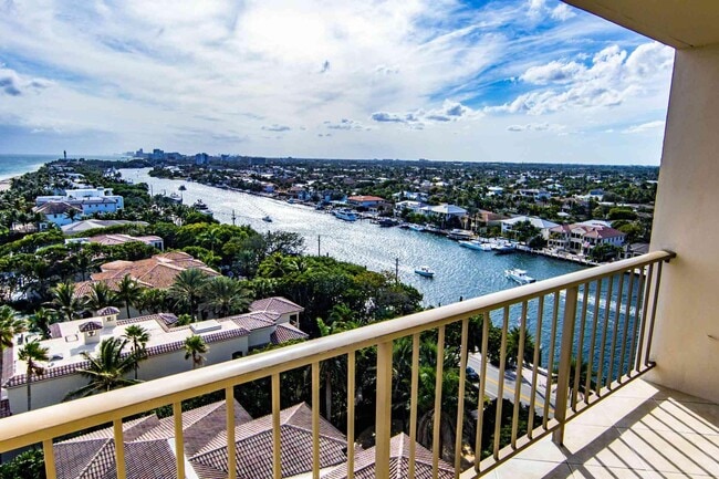 Foto del edificio - 1021 Hillsboro Mile