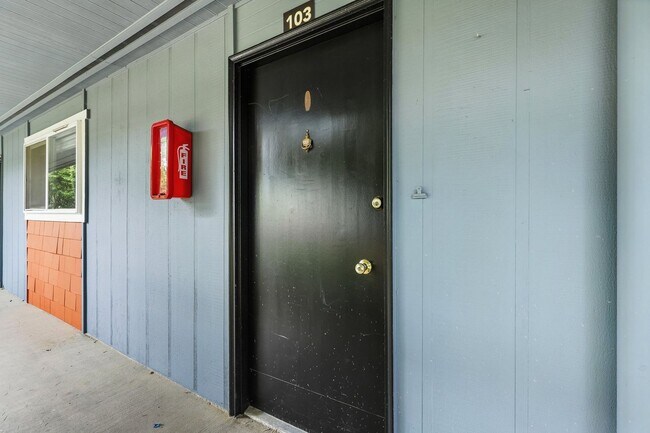Building Photo - Cozy 2BD/1BTH Condo for Rent in Everett!