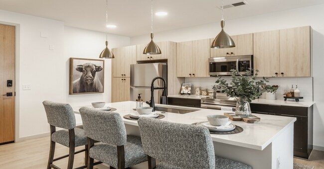 Building Photo - Sylo