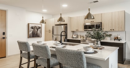 Building Photo - Sylo