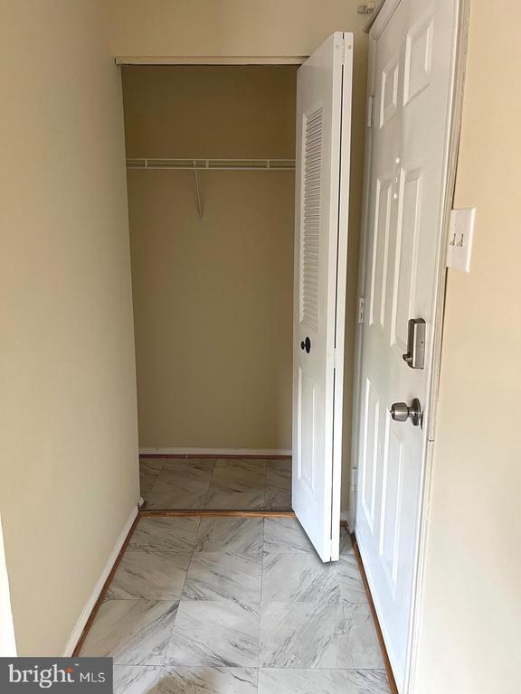 Foto del edificio - 8357 Claremont Woods Dr