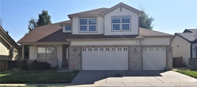 3 Bedroom + Loft with Main Floor Office and 3 Car Garage! - 3 Bedroom + Loft with Main Floor Office and 3 Car Garage!