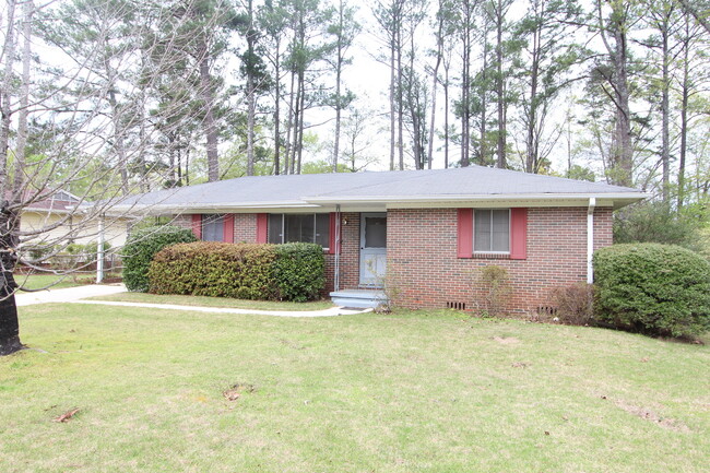 Building Photo - New On The Market!  Cute! Cute! Cute!  Bet...