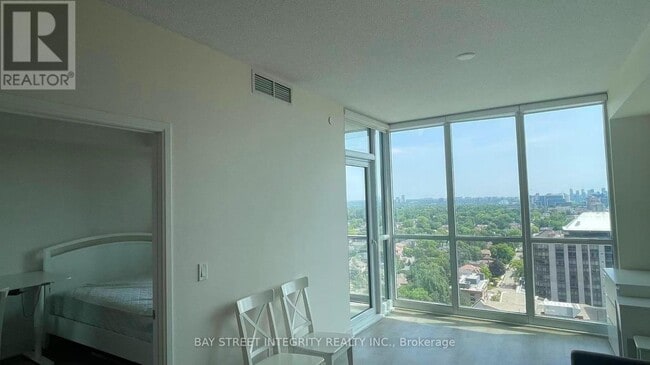 Building Photo - 88 Sheppard Ave E