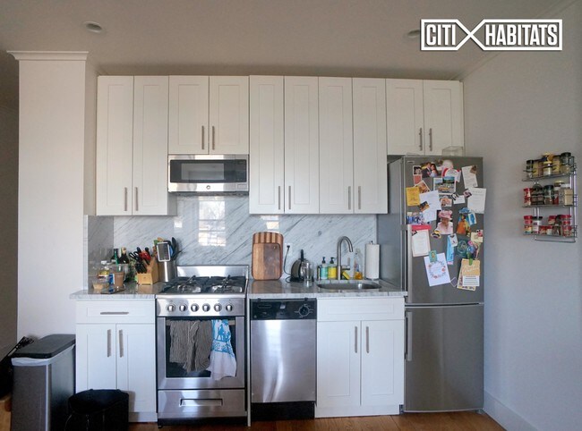 Building Photo - 310 12th St