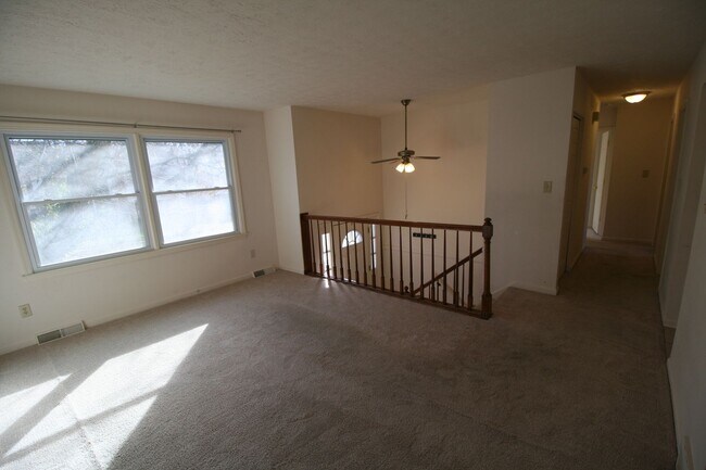 Foto del edificio - Welcome to East Hills      260218