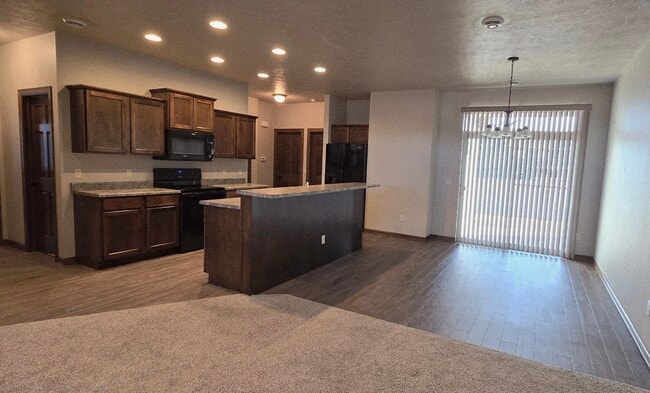 Open Floor Plan for Main Living Area. - 3511 E Bison Trl