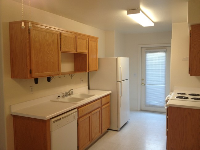 Foto del edificio - 710 Spring Meadow Ct