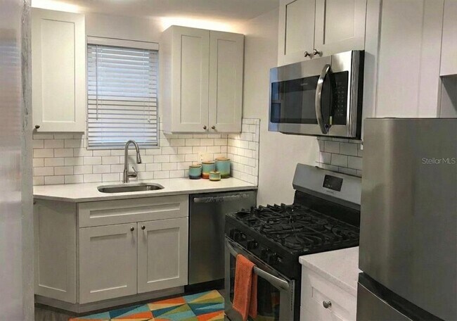Foto del edificio - 3734 Burlington Ave N