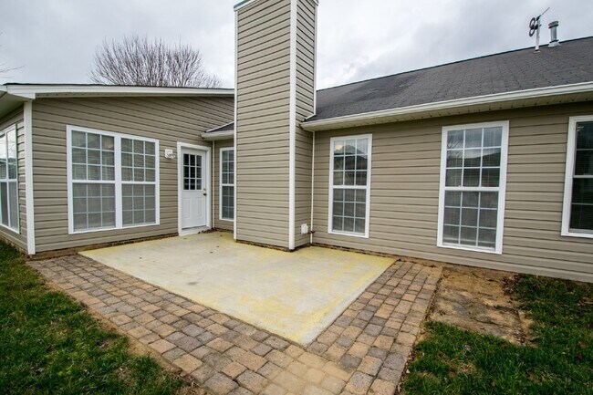 Building Photo - 32 N Sunberry Trail