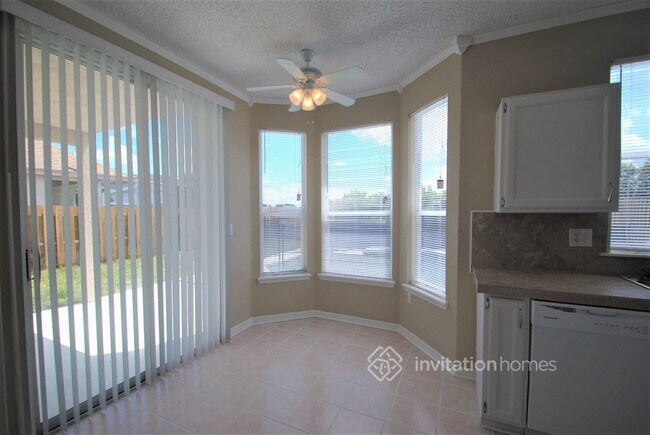 Foto del edificio - 3784 Huntwicke Blvd