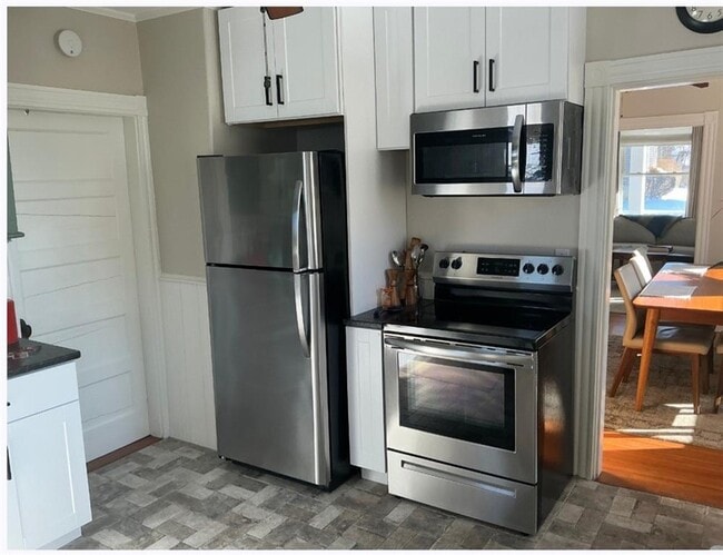 Building Photo - 12 Caswell Ave