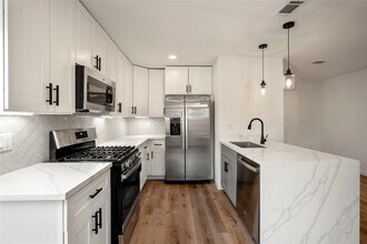 Building Photo - 3923 Alsace St