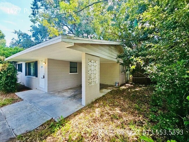 Building Photo - 1427 Pleasant Pl