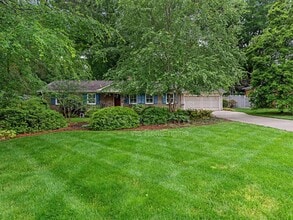 Building Photo - 421 Blairmore Dr