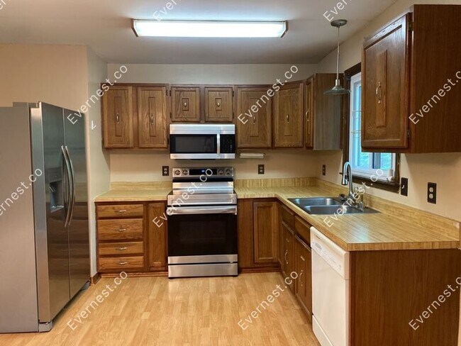 Building Photo - 13408 Wilderness Park Dr