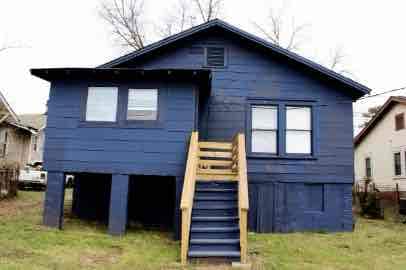 Building Photo - 921 4th Ave W