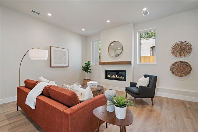 Building Photo - Luxurious New Townhome in South Sloan’s Lake